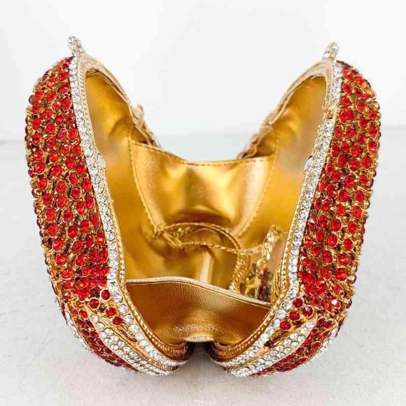 Seashell Shaped Luxury Crystal Clutch Purse - Picture 8 of 10